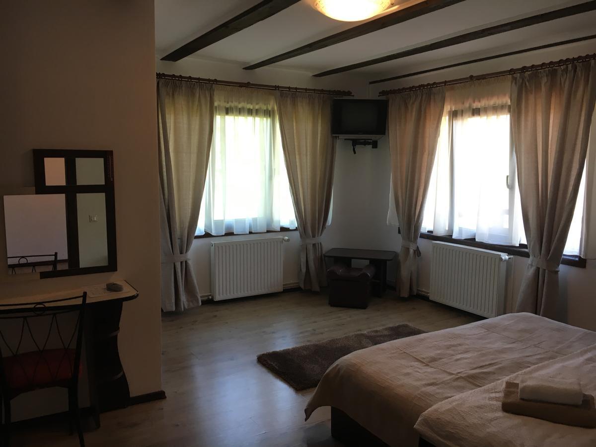 Pensiunea Esenzza Bran  Exterior foto